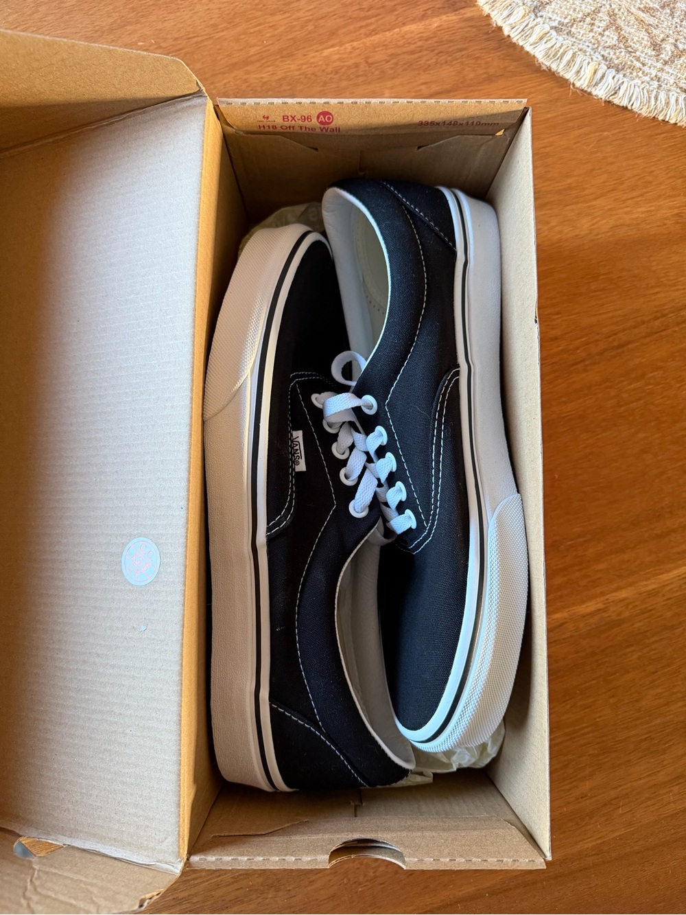 Vans Era - Black and White Canvas Low-Top